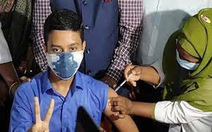 সাড়া মেলেনি তৃতীয় ডোজের টিকায়